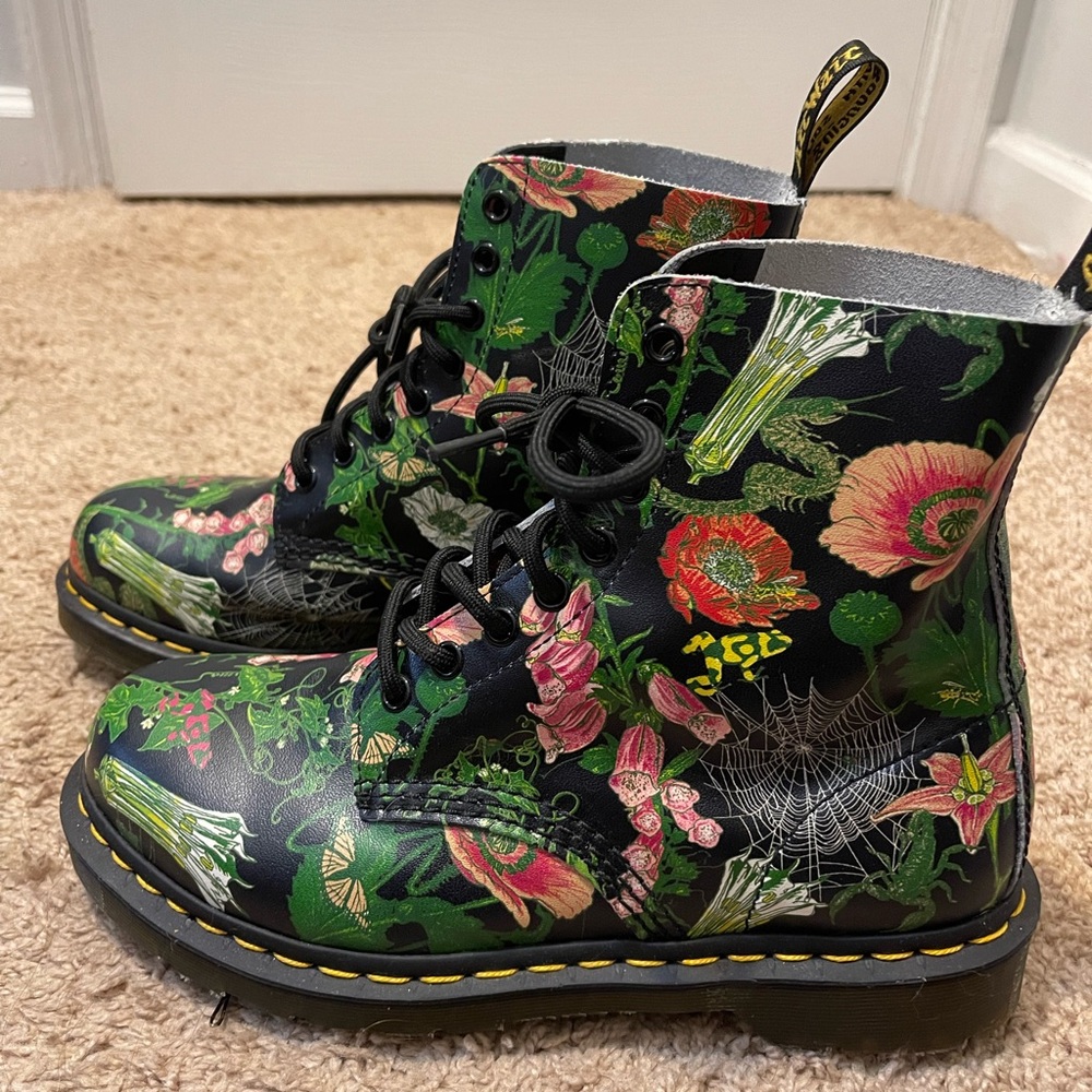 Botanical Dr.Martens boots